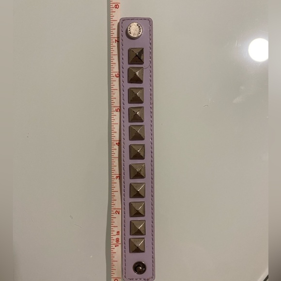 💜 RARE The Marc Jacobs Studded Leather Cuff 💜 - Picture 7 of 8